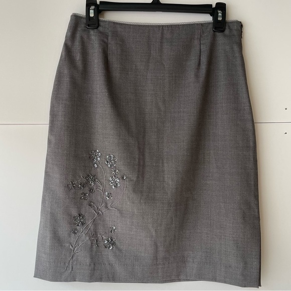 Old Navy Rhinestone Sequin Floral Embroidered Gray Stretch Pencil Mini Skirt, 8 - Picture 6 of 10